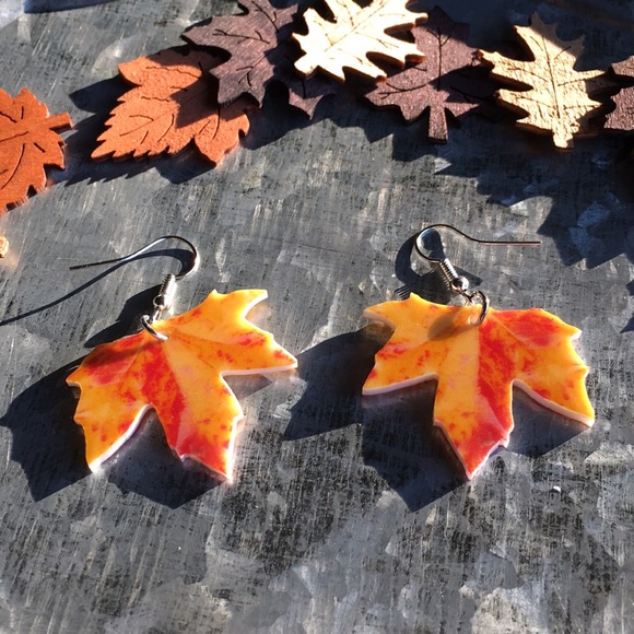 Jewelry - Leaf Acrylic Earrings